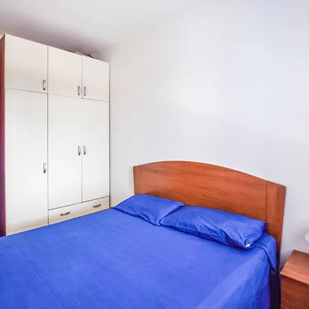Apartment 1 Bedroom Cozy In Isca Marina