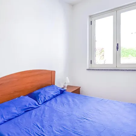 Apartment 1 Bedroom Cozy In Isca Marina
