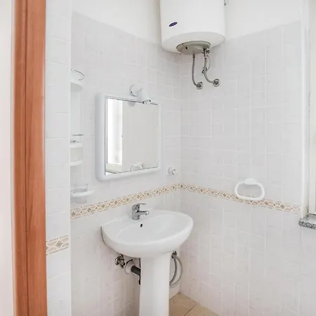 Apartament 1 Bedroom Cozy In Isca Marina *