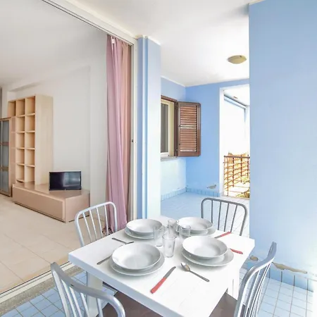 1 Bedroom Cozy In Isca Marina Apartment *