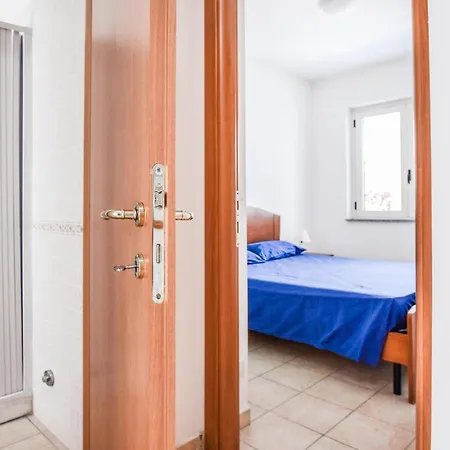 1 Bedroom Cozy In Isca Marina Apartament Badolato Marina