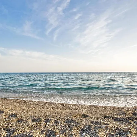 1 Bedroom Cozy In Isca Marina Apartment